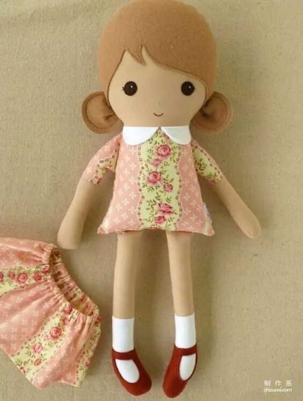 These dolls are so cute and easy to make. A guide to sewing doll stitches is included.