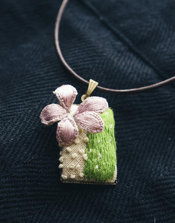 Beautiful handmade DIY embroidery and elegant trinket products to appreciate