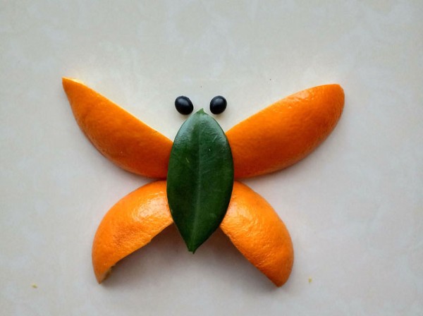 How to use orange peel to create a simple collage of small butterflies