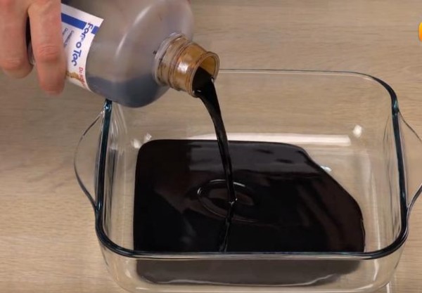 Magical magnetic fluid, it can change into ever-changing shapes when a magnet is close to it