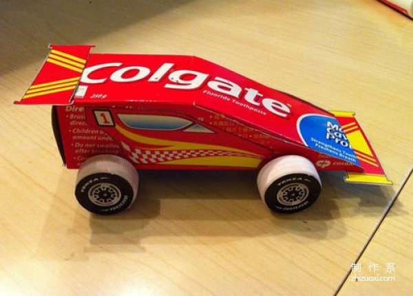 Teach you how to transform a discarded toothpaste box into a childrens toy car and make one for your child.