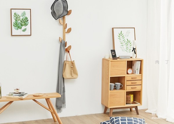 How to identify high-end solid wood floor-standing clothes hangers and coat racks