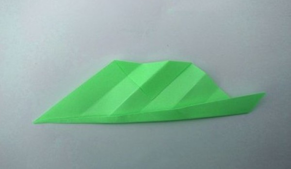 How to fold leaves by hand for children. Illustrated steps for folding leaves.