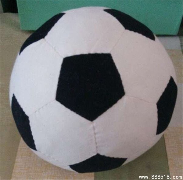 DIY a fabric handmade football for your baby at home