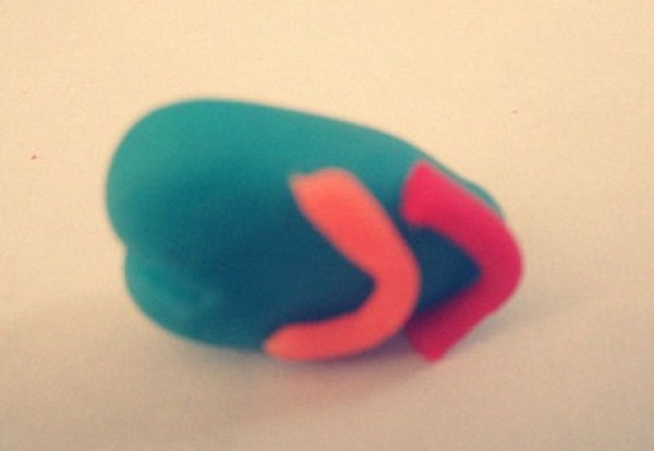 Plasticine hands teach you how to pinch cute little fishes