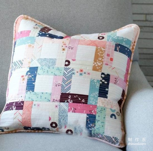 Friends who like patchwork style, make your own small fresh patchwork pillow at home