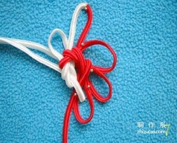 Illustration of the knitting method of the Chinese knot with eight ears and hollow brocade knot, tutorial on how to tie the hollow knot with eight ears and brocade