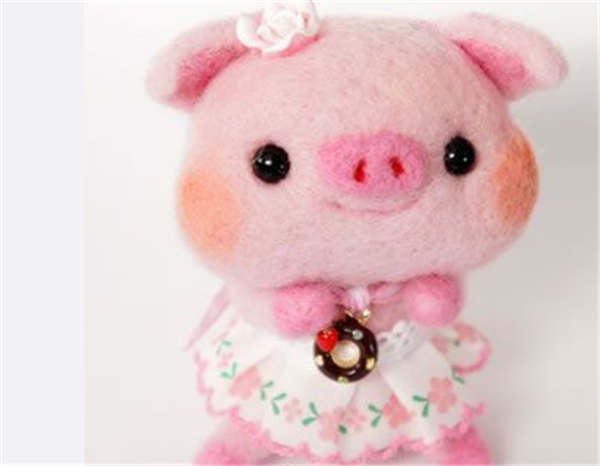 Handmade creative DIY piggy-themed wool felt works in different styles