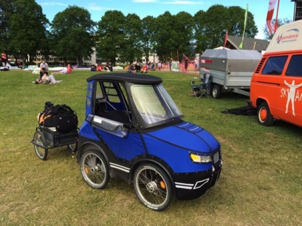 PodRide, an electric bike disguised as a car