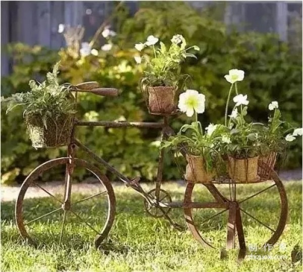 Don’t throw away old abandoned bicycles, they can look stunningly beautiful with a little modification!