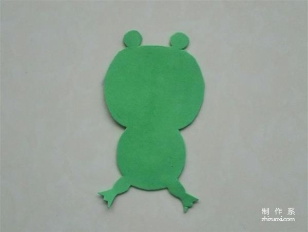 Childrens handcrafts use sponge paper to make creative childrens DIY little frog stickers