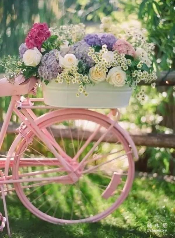 Don’t throw away old abandoned bicycles, they can look stunningly beautiful with a little modification!