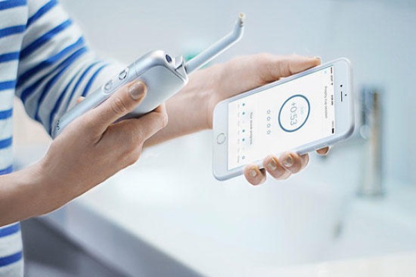 Prophix smart toothbrush: can be connected to your mobile phone to see every tooth clearly