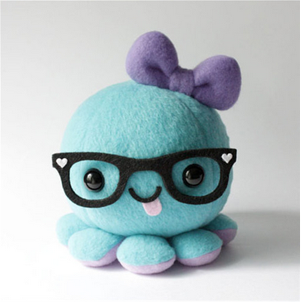 Cute little octopus with glasses made by DIY from Poke Le’s handmade wool felt