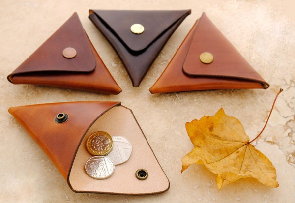 Triangular coin purse production