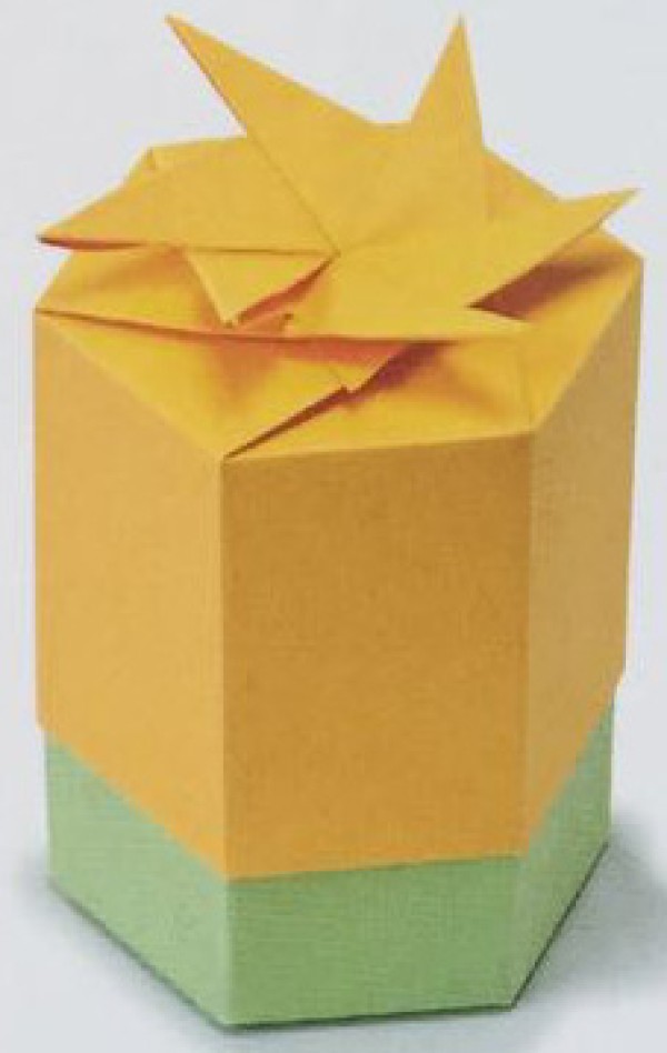 Step-by-step illustration of making a box made of heaven by hand origami