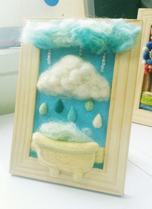 Appreciate the beautiful blue sky and white clouds photo frame made by DIY using wool felt