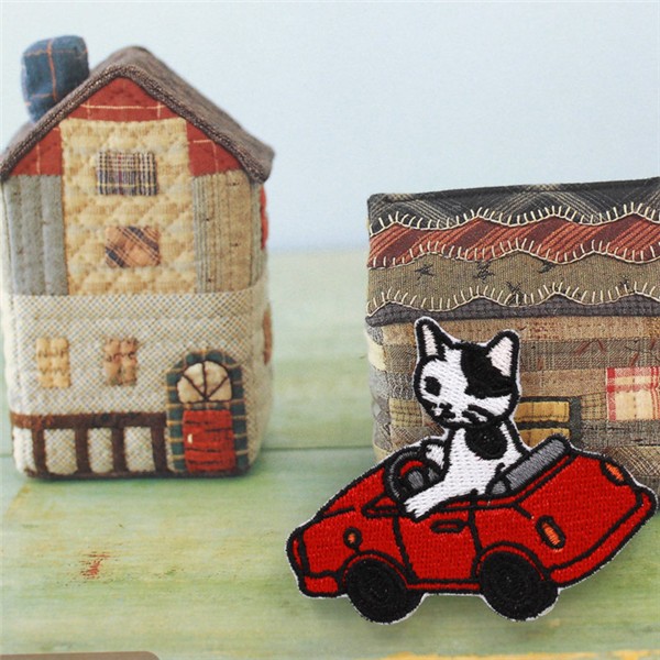 Exquisite and creative hand-embroidered DIY driving cat cloth patch