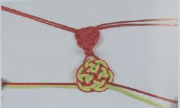 Illustration of knitting method of little turtle