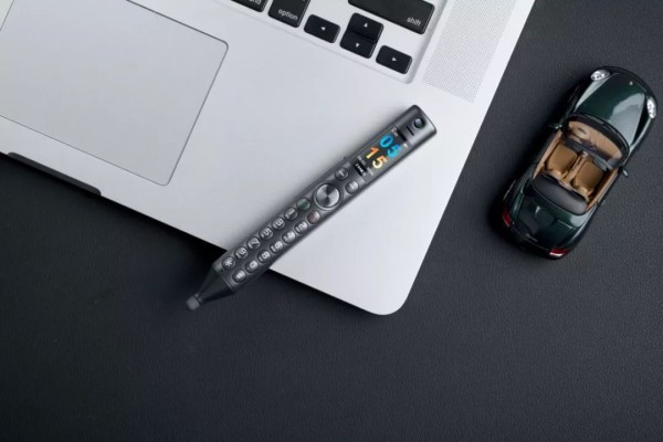 Zanco Smart-Pen is a multifunctional mobile phone voice recorder with good looks and good functions.