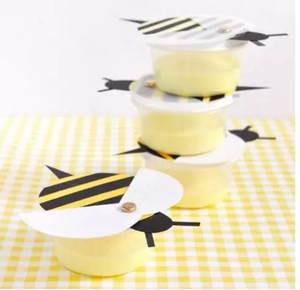 DIY creative handmade tutorial with step-by-step illustration of how to make slime bees