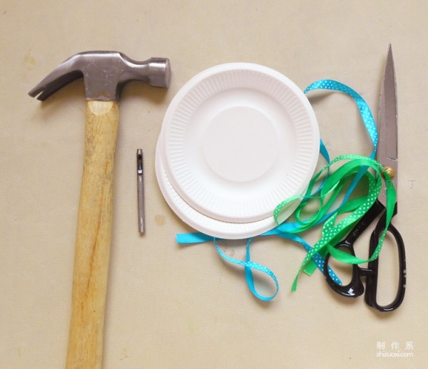 How to make a beautiful candy plate decorated with disposable paper plates