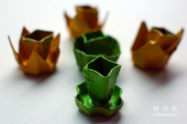 Turn waste into treasure: teach you to use egg cartons to make table flowers