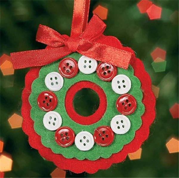 Creative handmade DIY non-woven fabric and button Christmas ornaments