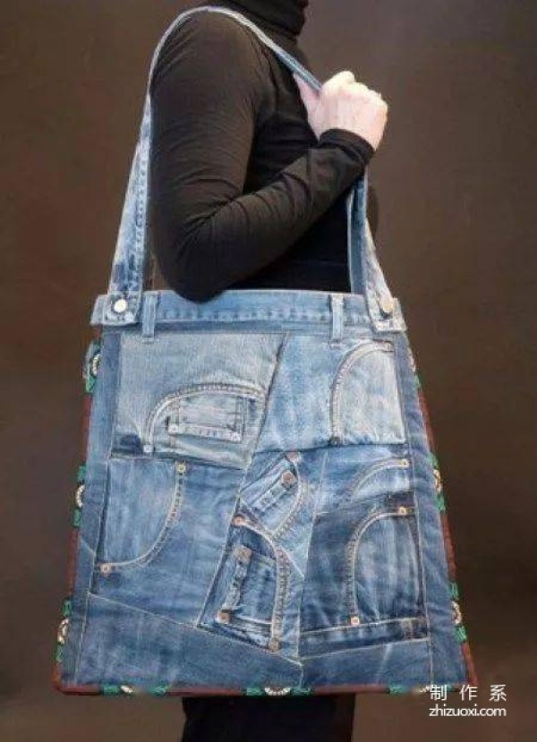 The old jeans you don’t wear can be used as a bag, which is both beautiful and practical!