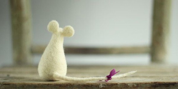 Wool felt handmade DIY cute little white mouse’s daily life