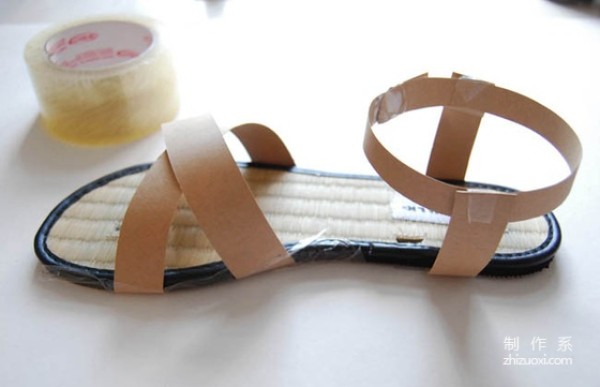 Transform the old sandals you wore last year and turn them into brand new shoes to wear again!