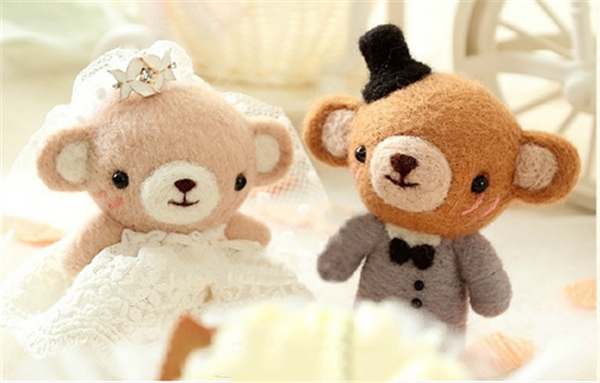 Handmade Wool Felt DIY Romantic Bear Couple and Festive Formal Wedding Dolls