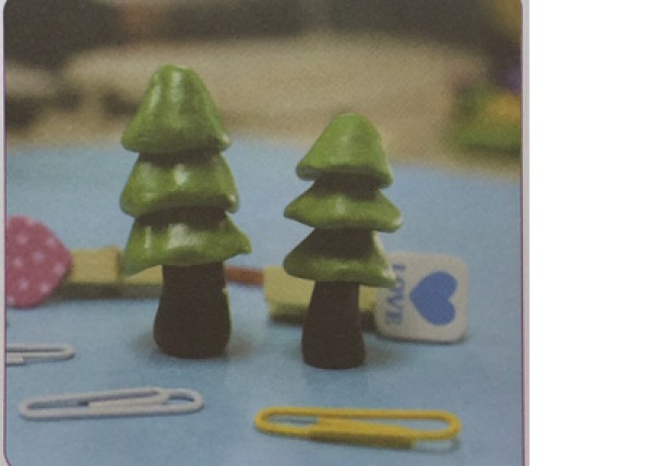 Teaching on making handmade pine trees like skin mud in kindergarten