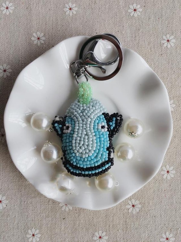 Appreciation of the creative keychains of beaded handmade DIY small animal pendants