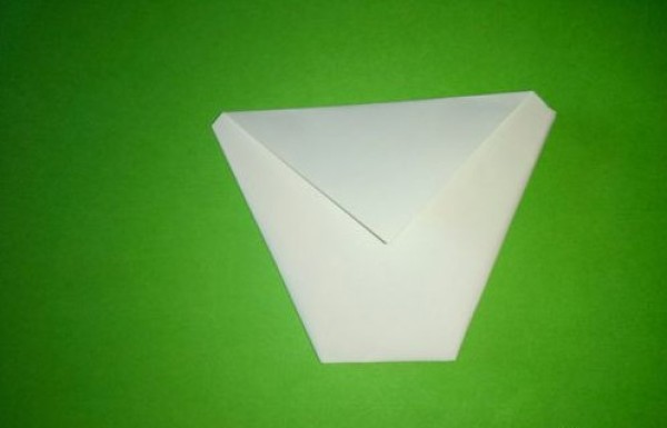 How to fold a paper cup, simple crafts for children, how to fold a paper cup