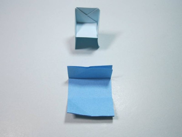 Simple origami tutorial for 3D chair