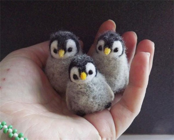 Appreciation of the cute little penguin handmade wool felt works