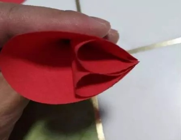 Stunningly beautiful origami tutorial Detailed illustrated tutorial on colorful origami cherry blossoms