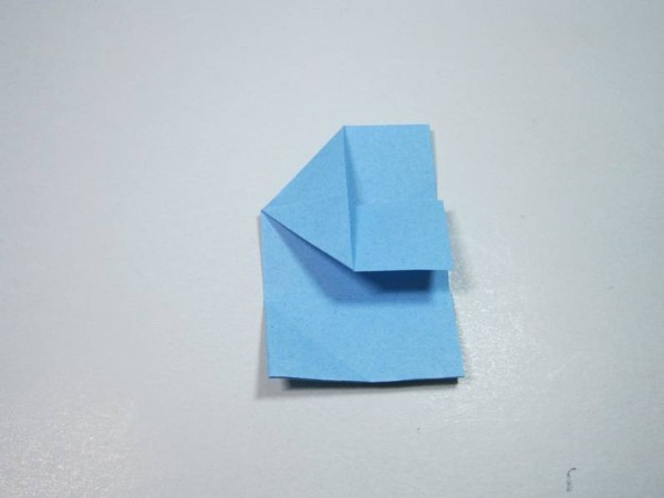 Simple origami tutorial for 3D chair