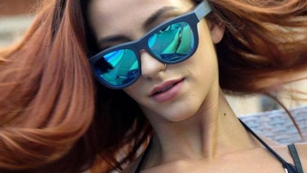 Zungle sunglasses have bone conduction technology and can listen to music and make calls