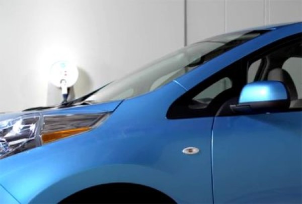 Nissans all-electric car can power homes