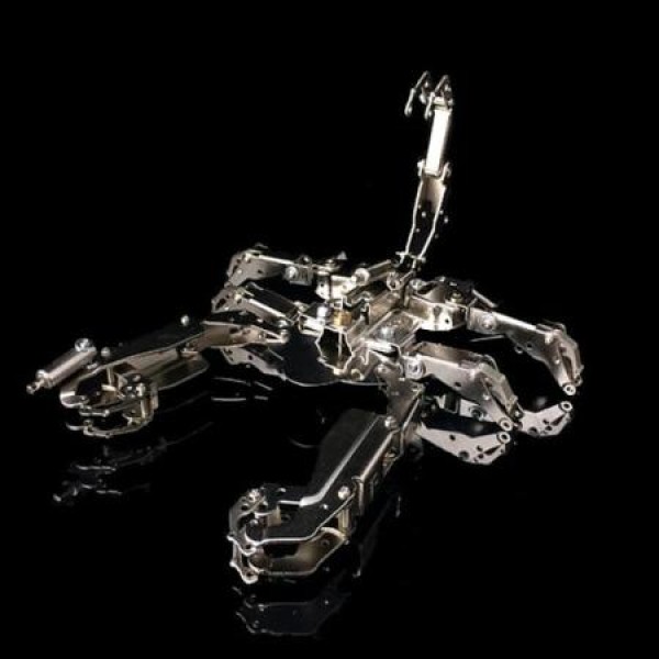 Appreciation of DIY metal robot works by craftsmen