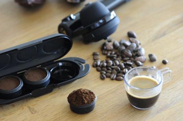 Minipress portable coffee machine