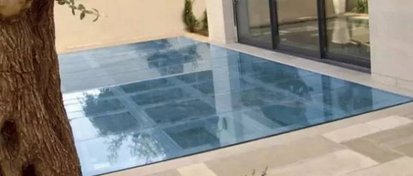 Hiding the swimming pool at home, Jews are too low-key