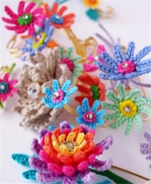 Beautiful handmade crochet DIY small flower hairpins in various colors