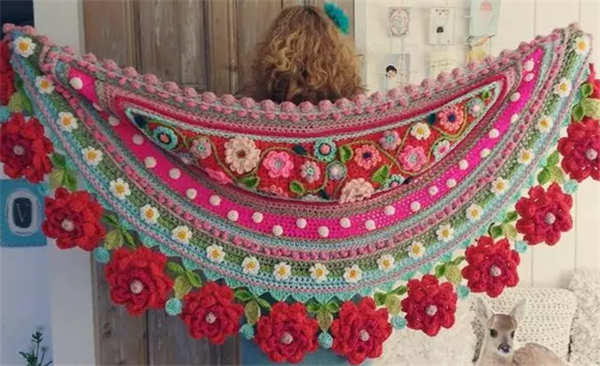 The DIY handmade creative shop shared that she was also playing knitting, and she actually used wool to play new tricks!