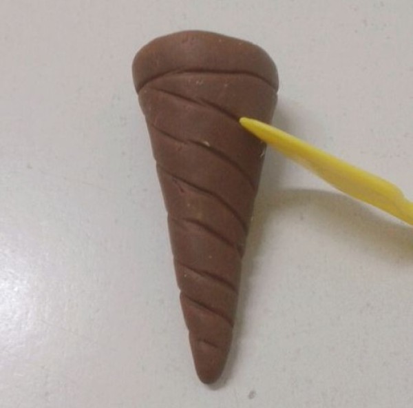 Tutorial on making handmade plasticine ice cream for children