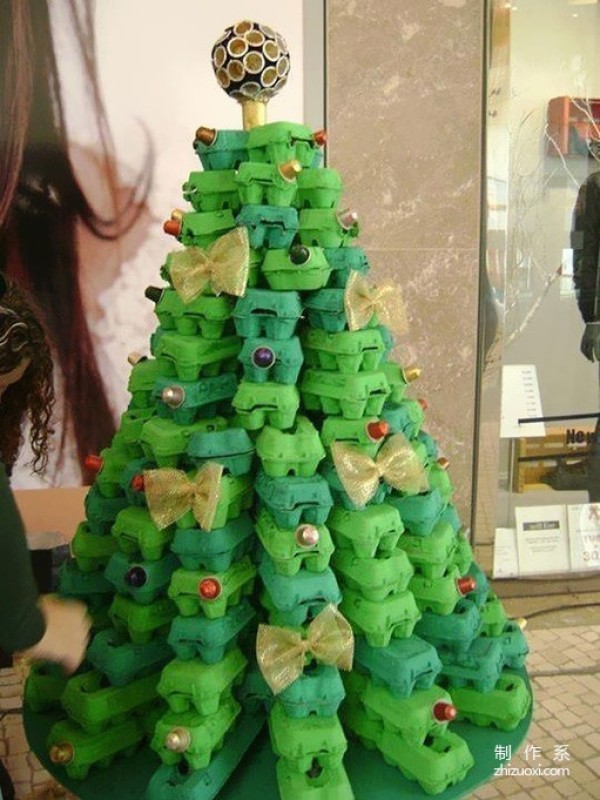 Merry Christmas, the world’s most environmentally friendly creative “Christmas tree”