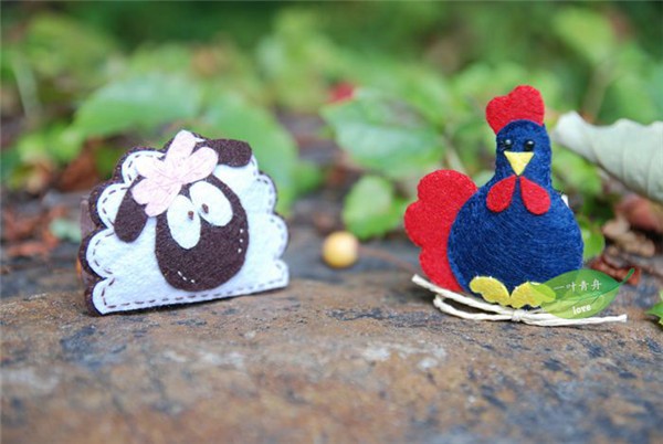 Cute handmade DIY little rooster handmade non-woven fabric brooch