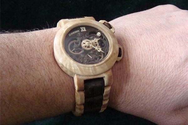 Admirable all-wood carving watch